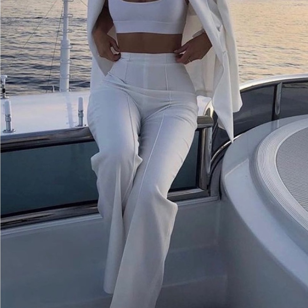 AQAQ white pants. Never worn high quality